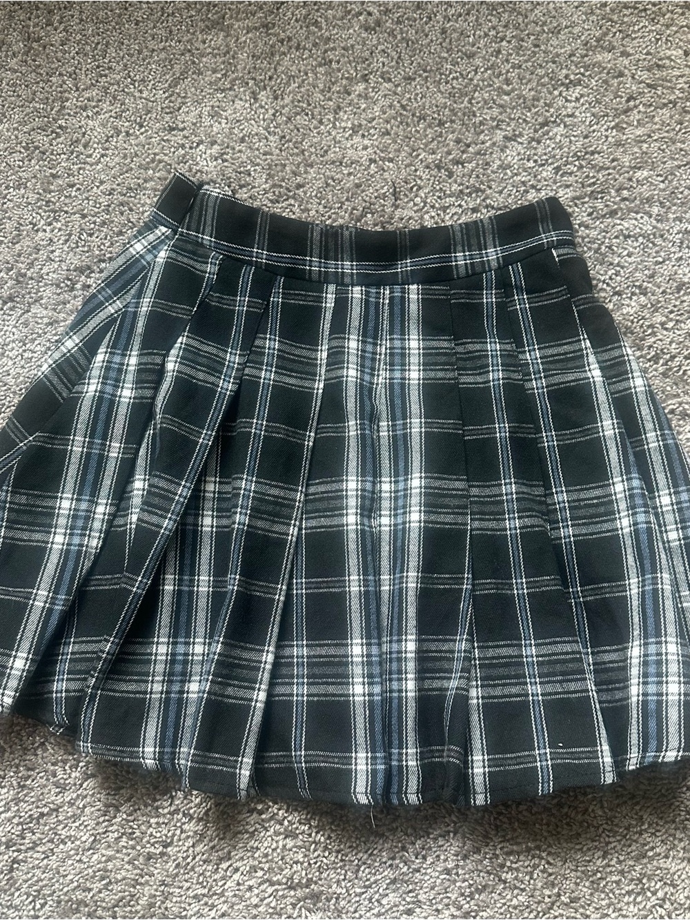 SHEIN Black & White Plaid Pleated Skater Skirt